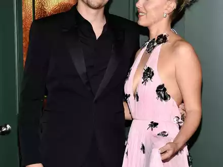 Wollen heiraten: Millie Borwn und ihr Freund Jake Bongiovi. - Foto: Evan Agostini/Invision/AP/dpa