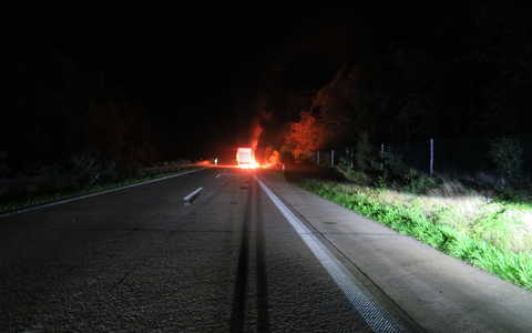 POL-PDKL: Lkw-Brand auf der A6 - Foto: presseportal.de