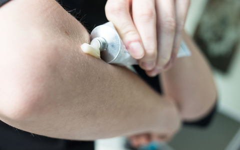 In einer Studie wurden der Einfluss von geringen Cortison-Mengen auf den Blutdruck und das Gewicht von Rheuma-Patienten untersucht. - Foto: Franziska Gabbert/dpa