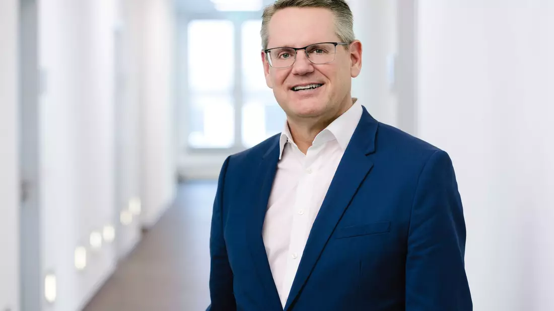 «Ob und wann Stada verkauft wird, ist ausschließlich die Entscheidung unserer Eigentümer Bain Capital und Cinven», sagt der Vorstandschef des Pharmakonzerns Stada. - Bild: -/Stada Arzneimittel AG/dpa