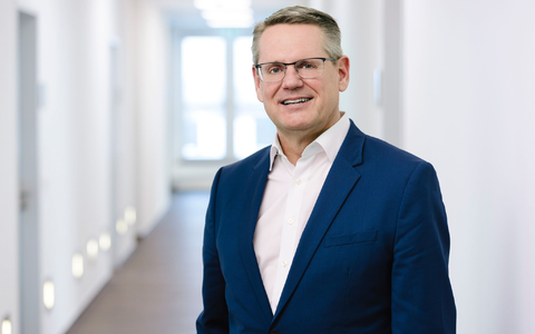 «Ob und wann Stada verkauft wird, ist ausschließlich die Entscheidung unserer Eigentümer Bain Capital und Cinven», sagt der Vorstandschef des Pharmakonzerns Stada. - Foto: -/Stada Arzneimittel AG/dpa