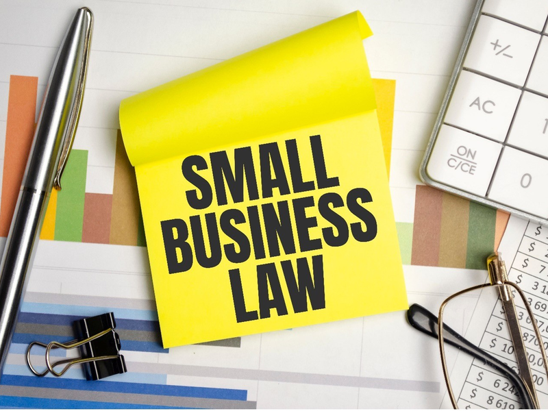 Gesellschaftsgründung - Foto: Shutterstock @ ANDREI ASKIRKA