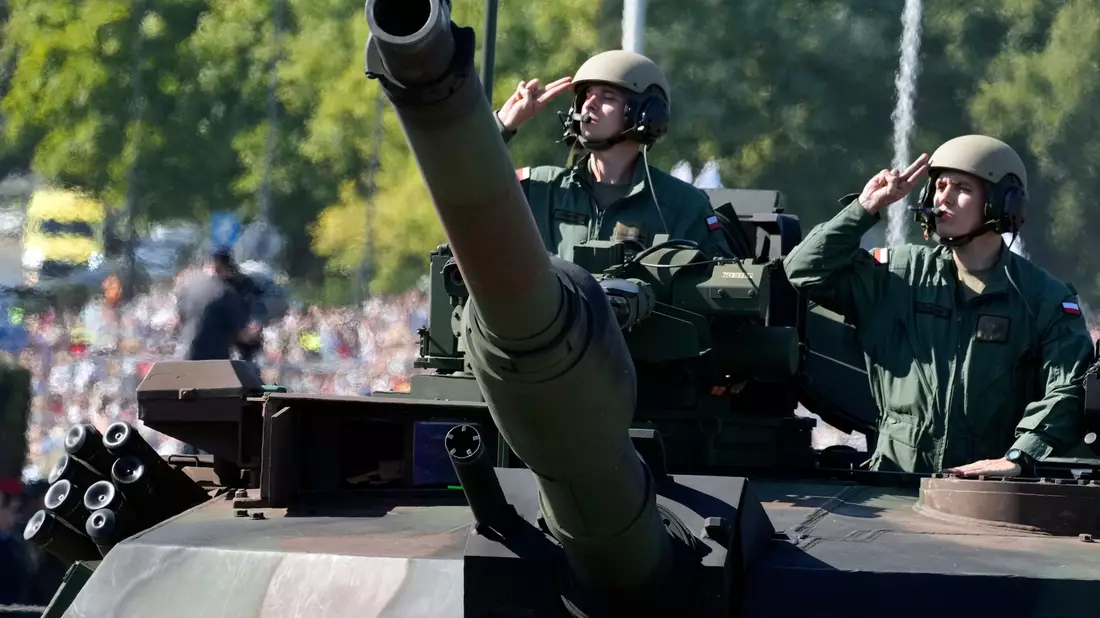 Die polnische Armee hat mehr Soldatinnen und Soldaten als die Bundeswehr. (Archivbild) - Bild: Czarek Sokolowski/AP/dpa