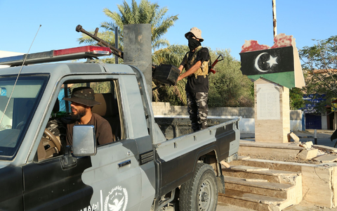 In Libyen haben sich verfeindete Milizen in der Hauptstadt Tripolis die schwersten Kämpfe seit Monaten geliefert. - Foto: Yousef Murad/AP/dpa