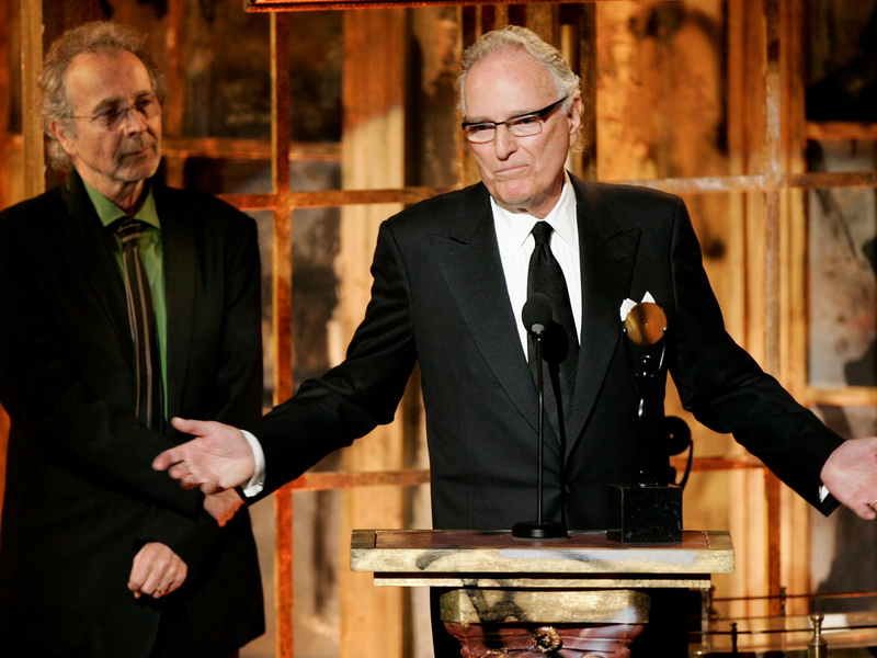 Jerry Moss (r) und Herb Alpert bei ihrer Aufnahme in die Rock and Roll Hall of Fame in New York. - Foto: Jeff Christensem/AP/dpa