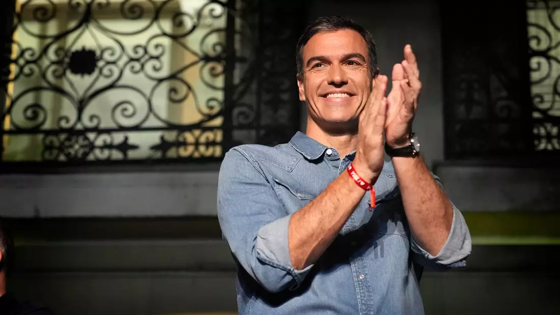 Pedro Sánchez, dem Vorsitzenden der Sozialistischen Arbeiterpartei und derzeitiger Ministerpräsident, steht eine schwierige Regierungsbildung bevor. - Bild: Emilio Morenatti/AP