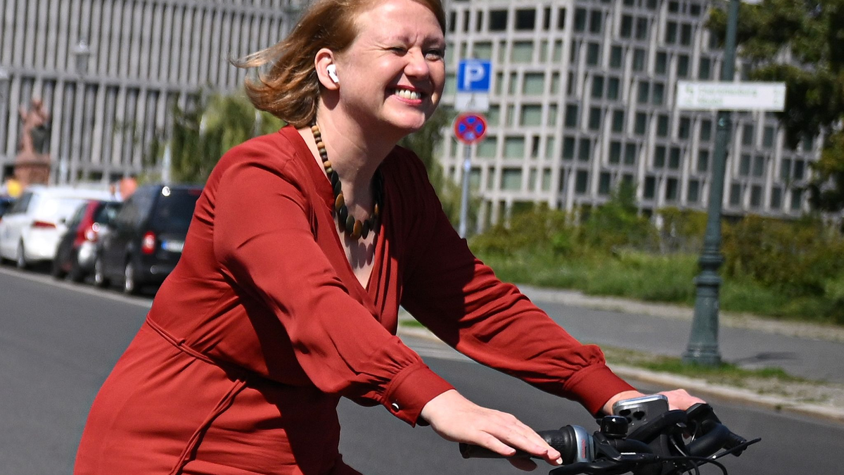 Lisa Paus will mit der Kindergrundsicherung Leistungen für Familien zusammenfassen und diese zugleich erhöhen. - Foto: Britta Pedersen/dpa