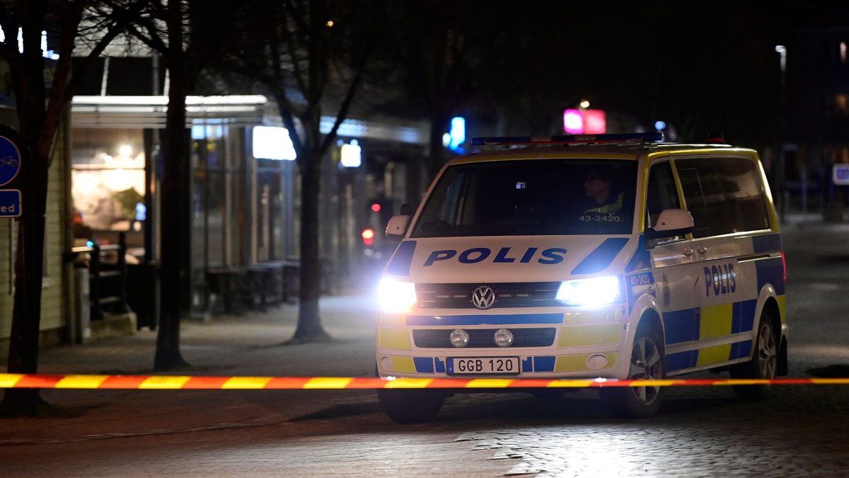 Nach mehreren Koranverbrennungen und anschließenden Drohungen aus dem Ausland hebt Schweden seine Terrorwarnstufe auf das zweithöchste Niveau an. - Foto: Mikael Fritzon/TT NEWS AGENCY/AP/dpa