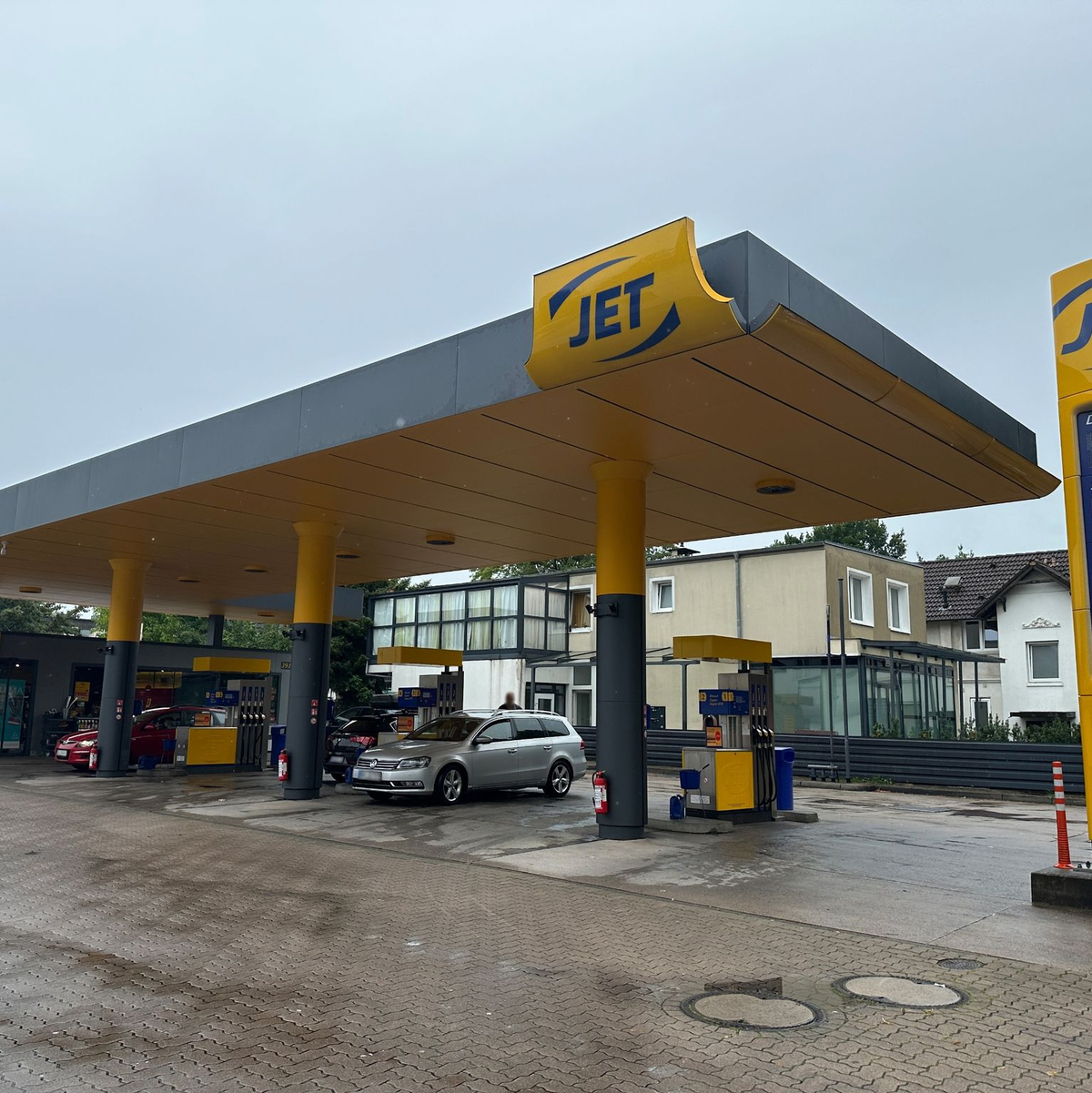 An der Tankstelle in Hamburg-Langenhorn soll sich der Vorfall ereignet haben. - Foto: Steven Hutchings/TNN/dpa