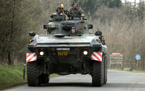 Den Schützenpanzer Lynx - hier ein Modell von der Bundeswehr - will Rheinmetall zukünftig auch in einer neuen Fabrik in Ungarn produzieren. - Foto: Frank May/dpa