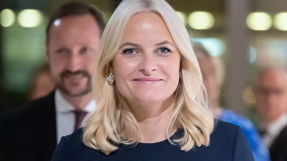 Kronprinzessin Mette-Marit auf der Frankfurter Buchmesse. - Bild: Silas Stein/dpa