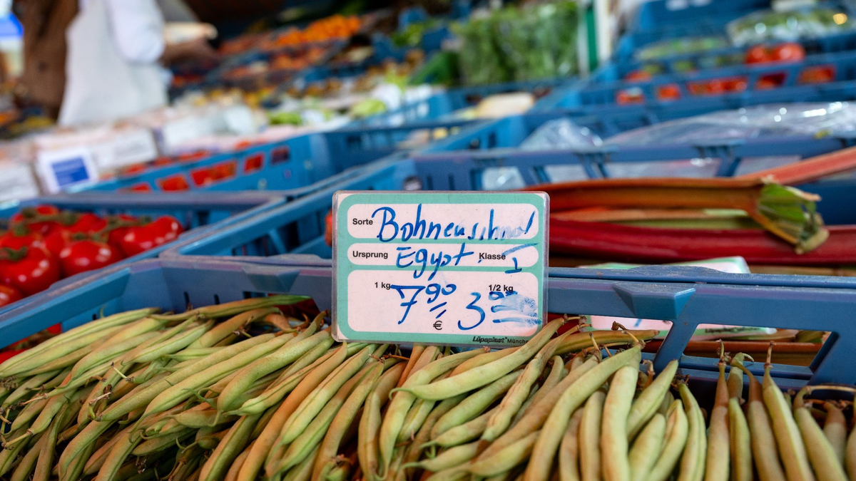 Die Inflation im Euroraum war insbesondere wegen gestiegener Energie- und Lebensmittelpreise nach oben geschnellt. - Foto: Sven Hoppe/dpa
