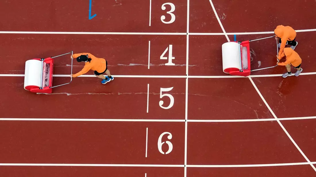 Der Start der ersten Wettbewerbe bei der Leichtathletik-WM in Budapest verzögert sich. - Bild: David J. Phillip/AP