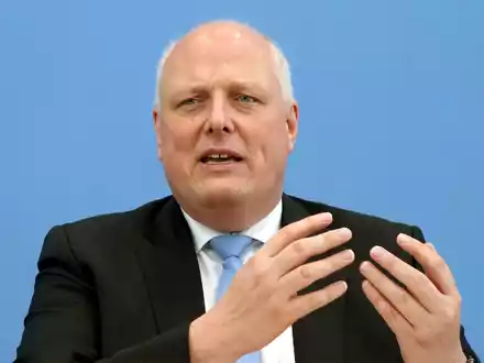 Viele Fragen rund um die elektronische Patientenakte sind weiterhin noch nicht beantwortet, kritisiert Ulrich Kelber (SPD), Bundesbeauftragter für den Datenschutz und die Informationsfreiheit. - Foto: Wolfgang Kumm/dpa