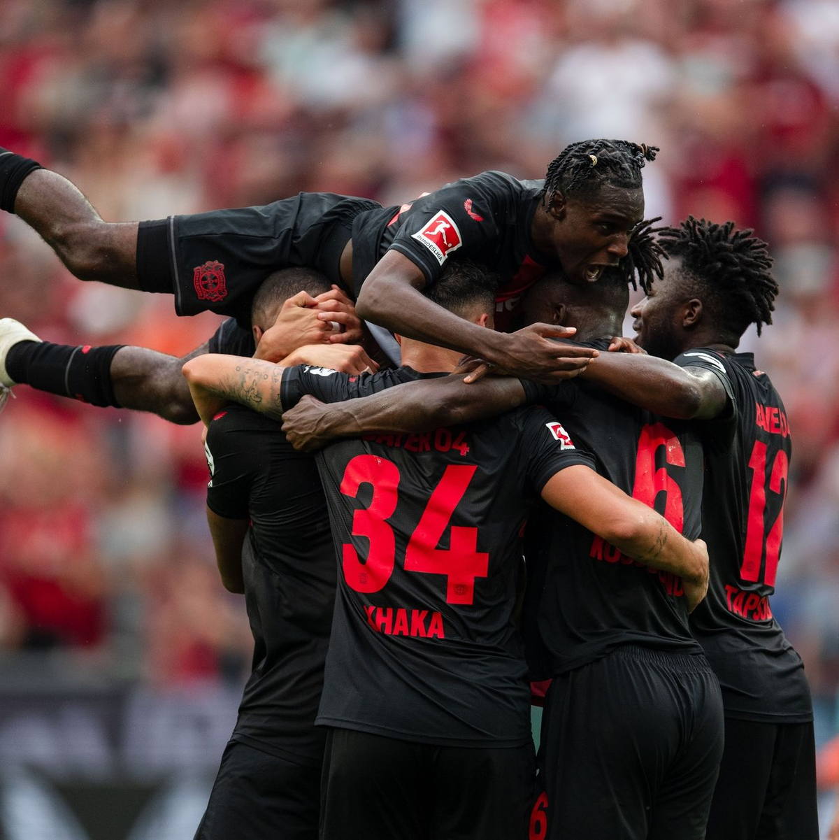 Leverkusen schlägt Leipzig in einer hochklassigen und temporeichen Auftaktpartie. - Foto: Marius Becker/dpa
