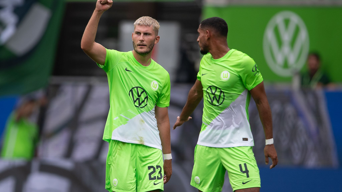 Wolfsburger Ausgleich: Moritz Jenz trifft zum späten 1:1 gegen Heidenheim. - Foto: Swen Pförtner/dpa