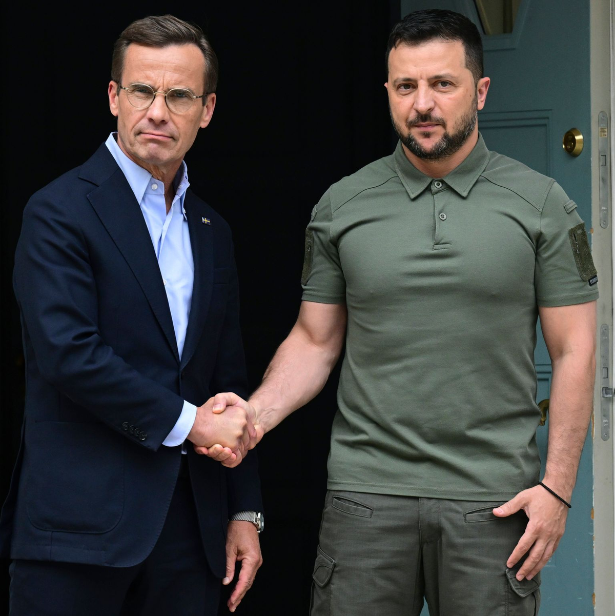 Der schwedische Ministerpräsident Ulf Kristersson empfängt den ukrainischen Präsidenten Wolodymyr Selenskyj. - Foto: Jonas Ekstromer/TT News Agency/AP/dpa