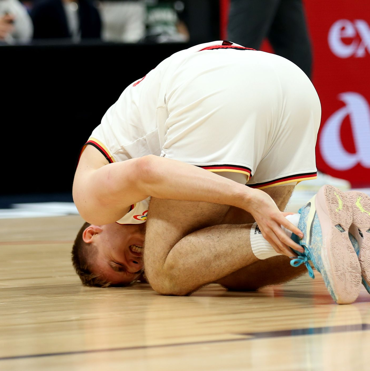 Deutschlands Justus Hollatz verletzt auf dem Court. - Foto: Matthias Stickel/dpa