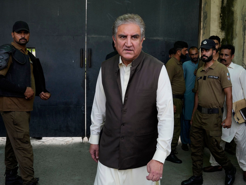 Der ehemalige Außenminister und Vize-Präsident der Oppositionspartei PTI, Shah Mahmood Qureshi. - Foto: K.M. Chaudary/AP