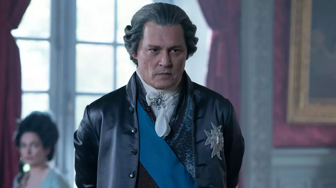 Johnny Depp als Louis XV. in einer Szene des Films «Jeanne du Barry - Die Favoritin des Königs». - Bild: Stephanie Branchu/Wild Bunch Germany/dpa