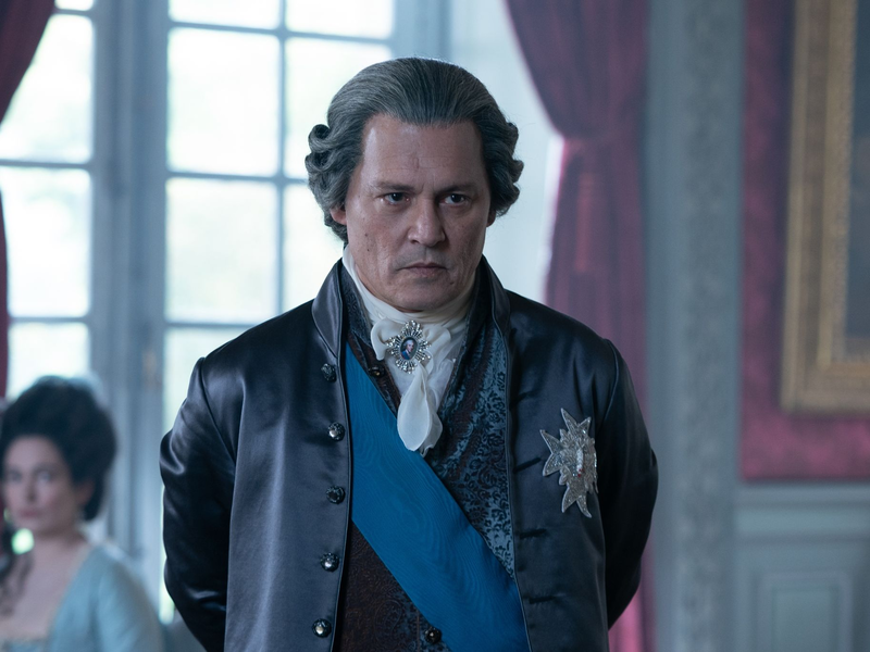 Johnny Depp als Louis XV. in einer Szene des Films «Jeanne du Barry - Die Favoritin des Königs». - Foto: Stephanie Branchu/Wild Bunch Germany/dpa