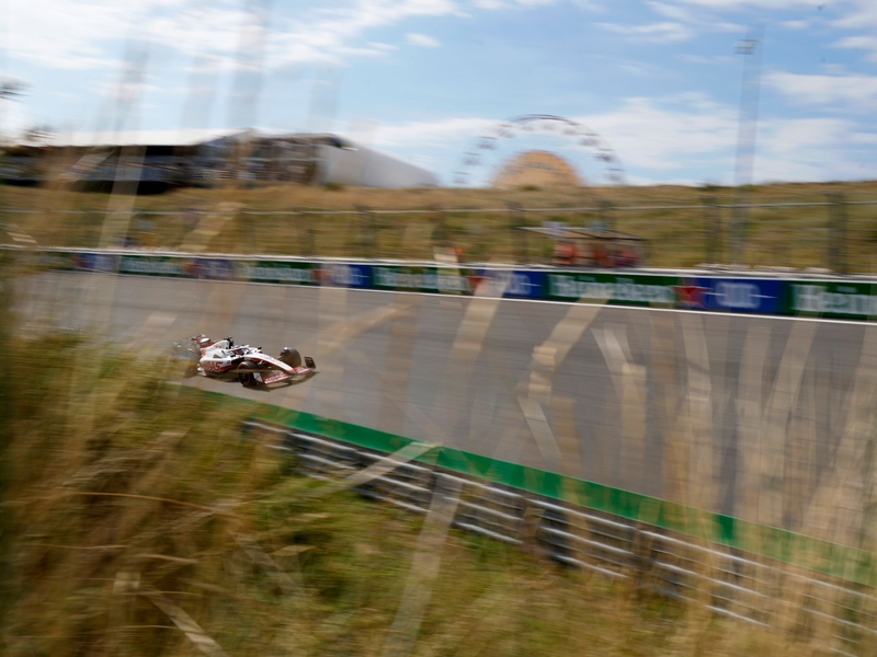 Die Formel 1 will klimaneutral werden. - Foto: Peter Dejong/AP/dpa