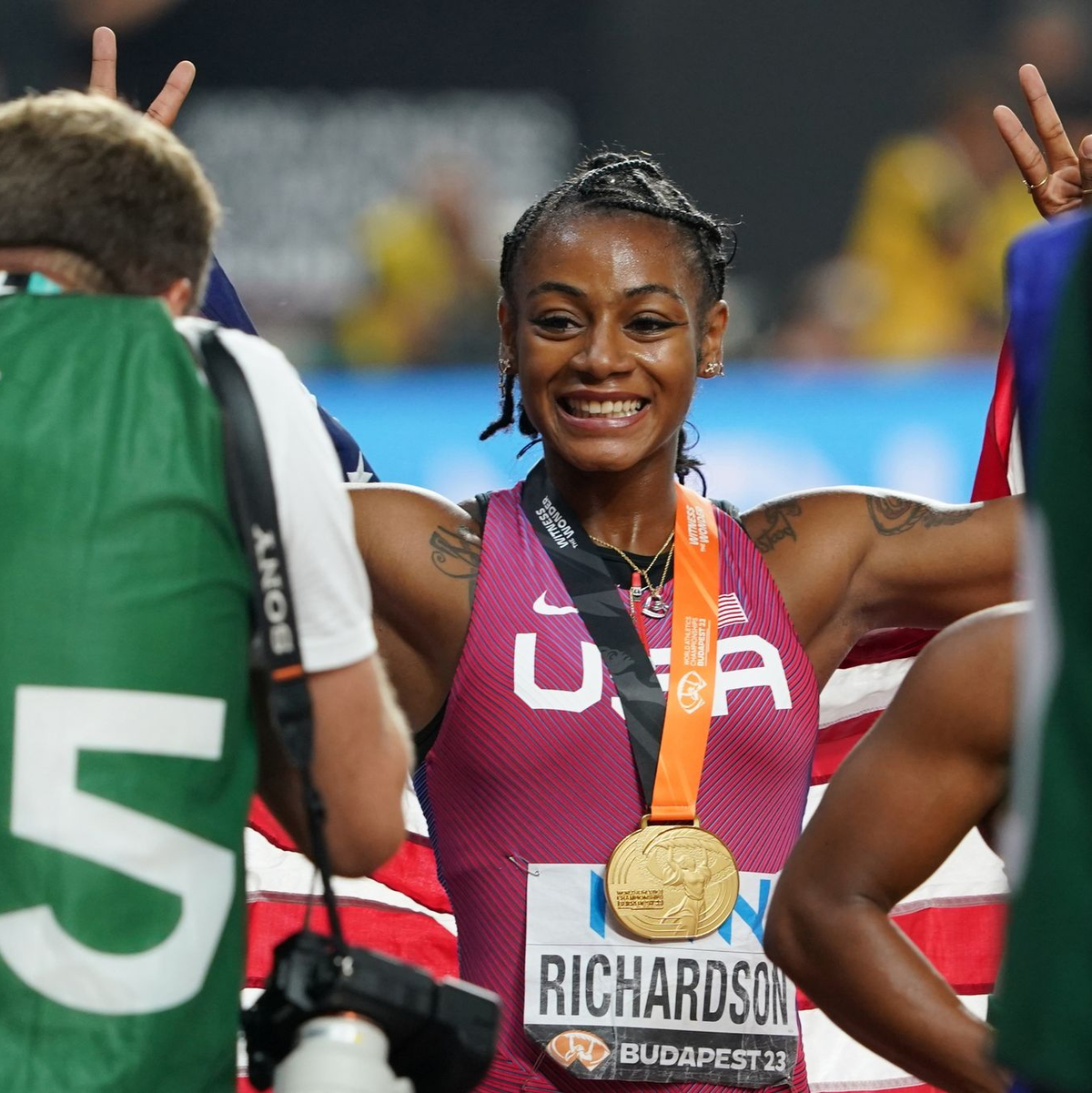 Sha'carri Richardson aus den USA gewinnt die 100 Meter bei der WM in Budapest in 10,65 Sekunden. - Foto: Marcus Brandt/dpa