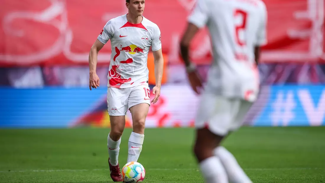 Lukas Klostermann steht noch bei RB Leipzig unter Vertrag. - Bild: Jan Woitas/dpa