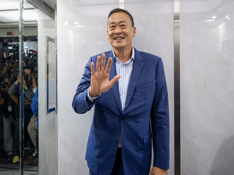 Der Immobilienmagnat Srettha Thavisin von der Partei Pheu Thai erhielt die Mehrheit der Stimmen in beiden Kammern des nationalen Parlaments. - Foto: Wason Wanichakorn/AP/dpa