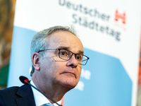 Die Städte müssten sich stärker auf Extremwetterereignisse vorbereiten, so Helmut Dedy. - Foto: Hendrik Schmidt/dpa