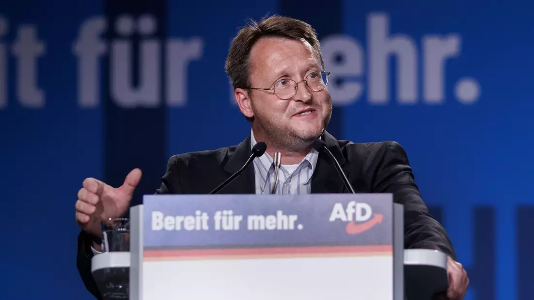 Robert Sesselmann (AfD), neuer Landrat des Kreises Sonneberg in Thüringen. - Bild: Carsten Koall/dpa