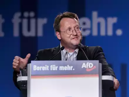 Robert Sesselmann (AfD), neuer Landrat des Kreises Sonneberg in Thüringen. - Foto: Carsten Koall/dpa