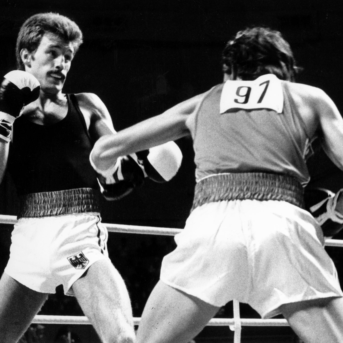 Der deutsche Profi-Boxer René Weller während eines Boxkampfes. - Foto: dpa