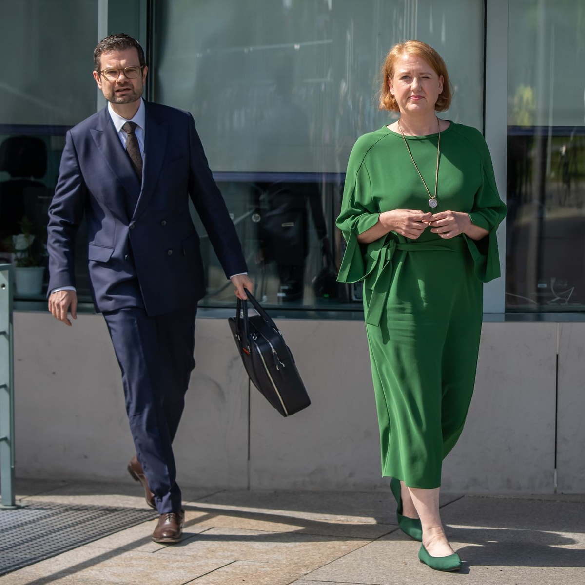 Familienministerin Lisa Paus (Grüne) und Justizminister Marco Buschmann (FDP) geben nach der Kabinettssitzung ein Pressestatement zum Selbstbestimmungsgesetz ab. - Foto: Michael Kappeler/dpa