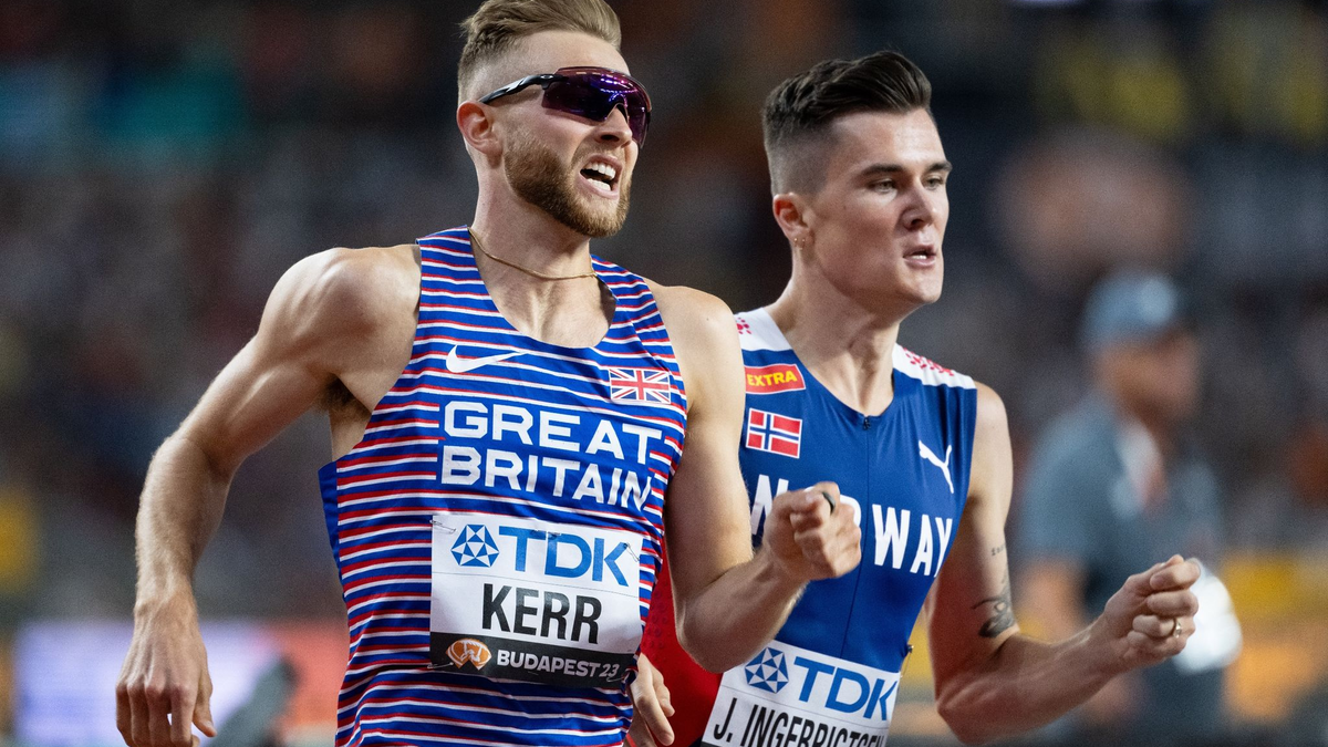 Der Brite Josh Kerr (l) setzte sich im 1500-Meter-Lauf gegen den Favoriten Jakob Ingebrigtsen durch. - Foto: Sven Hoppe/dpa