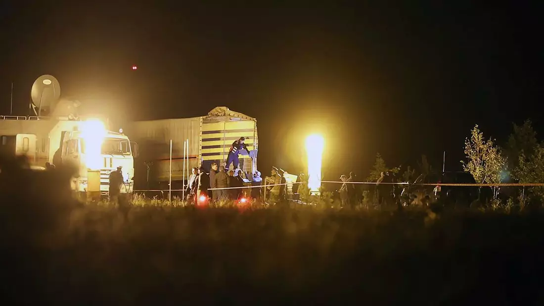 Dieses vom russischen Ermittlungskomitee veröffentlichte und von der chinesischen staatlichen Nachrichtenagentur Xinhua bereitgestellte Foto soll die Absturzstelle in der Region Twer zeigen. - Bild: Uncredited/TASS/XinHua/dpa