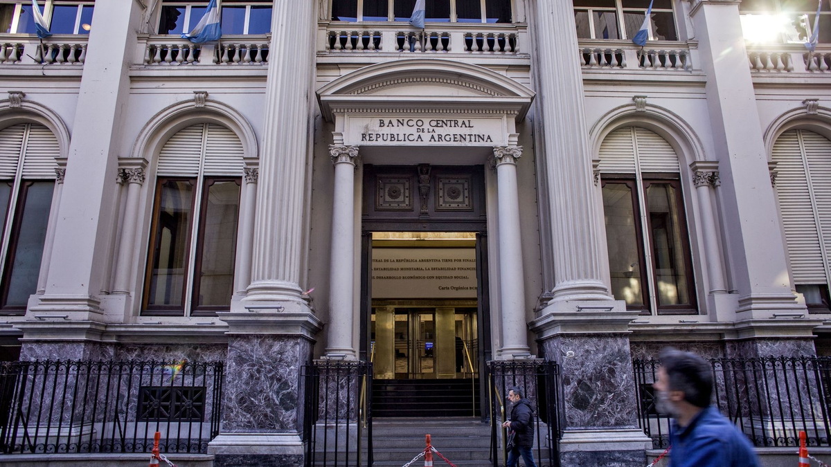 Das hoch verschuldete Argentinien hat 2023 zur Begleichung fälliger Zinsforderungen des Internationalen Währungsfonds (IWF) einen millionenschweren Kredit bei Katar aufgenommen. - Foto: Roberto Almeida Aveledo/Zuma Press/dpa