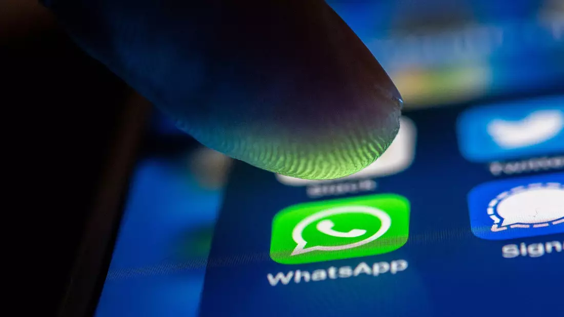 WhatsApp erwies sich als die richtige SMS-Alternative zur richtigen Zeit. - Bild: Zacharie Scheurer/dpa