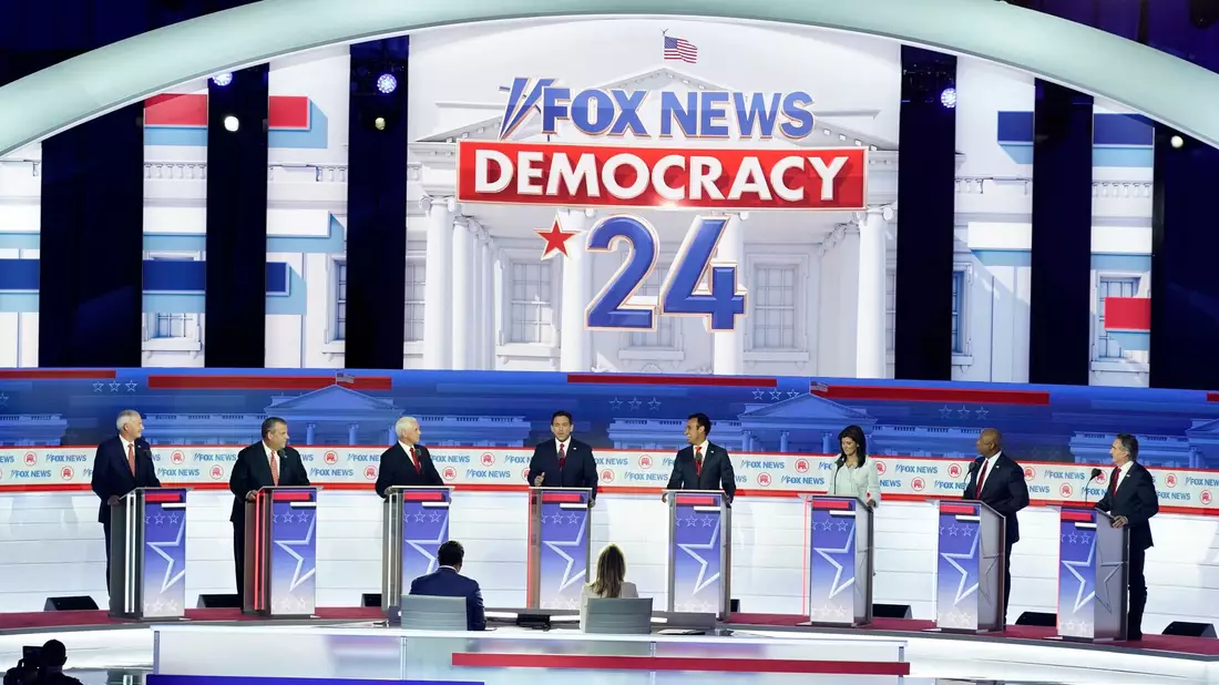 Die republikanischen US-Präsidentschaftskandidaten von links nach rechts: Asa Hutchinson, Chris Christie, Mike Pence, Ron DeSantis, Vivek Ramaswamy, Nikki Haley, Tim Scott und Doug Burgum. - Bild: Morry Gash/AP