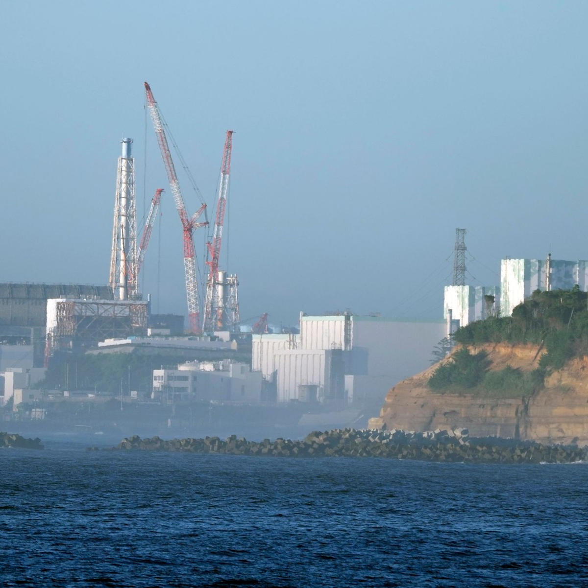Das Kernkraftwerk Fukushima Daiichi. - Foto: Eugene Hoshiko/AP