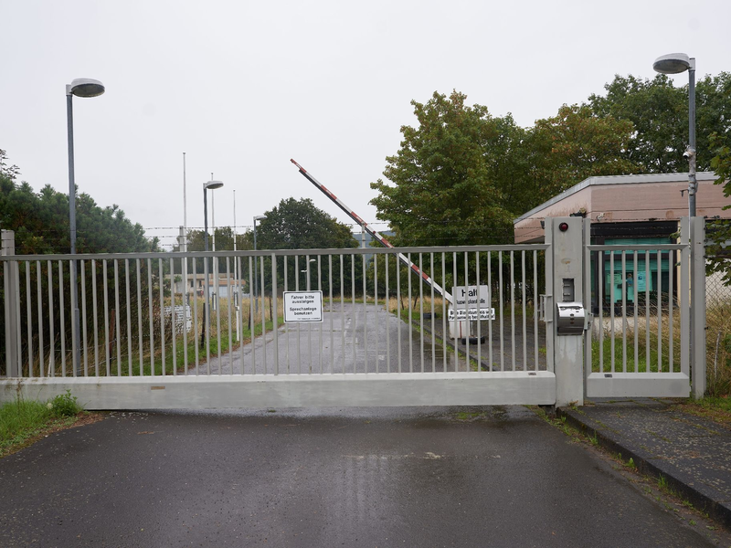 Das Gelände des ehemaligen Bundeswehr-Bunkers in Traben-Trarbach, der als Cyberbunker bekannt wurde. - Foto: Thomas Frey/dpa