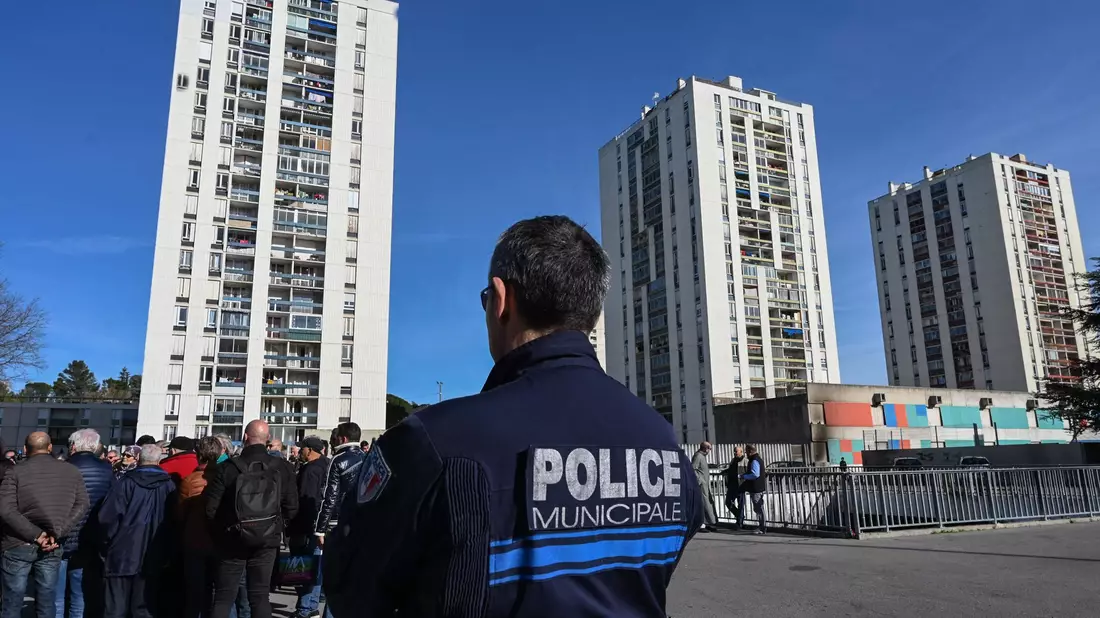 Demonstration von Bewohnern des Stadtteils Pissevin am 21. August nach den tödlichen Schüssen zwischen Drogenhändlern. - Bild: Pascal Guyot/AFP/dpa
