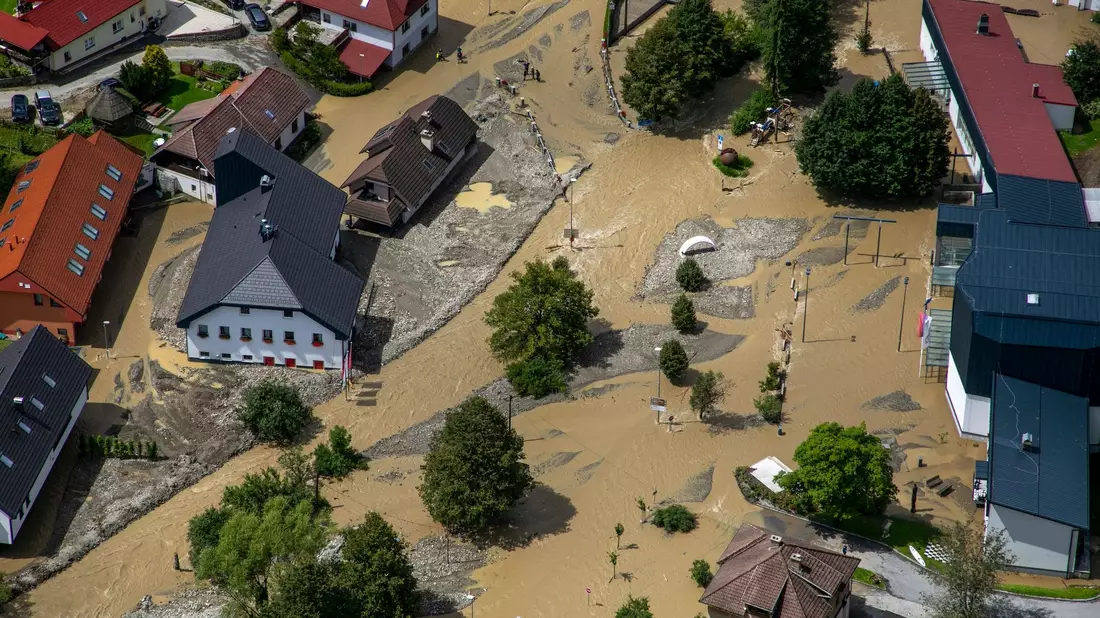 Ein überschwemmtes Gebiet Anfang August in Slowenien. - Bild: -/AP/dpa