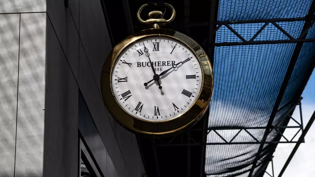 Der Genfer Luxusuhren-Hersteller Rolex übernimmt mehr als 100 Schmuckfachgeschäfte des Uhren- und Schmuckhändlers Bucherer weltweit. - Bild: Paul Zinken/dpa