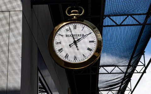 Der Genfer Luxusuhren-Hersteller Rolex übernimmt mehr als 100 Schmuckfachgeschäfte des Uhren- und Schmuckhändlers Bucherer weltweit. - Foto: Paul Zinken/dpa