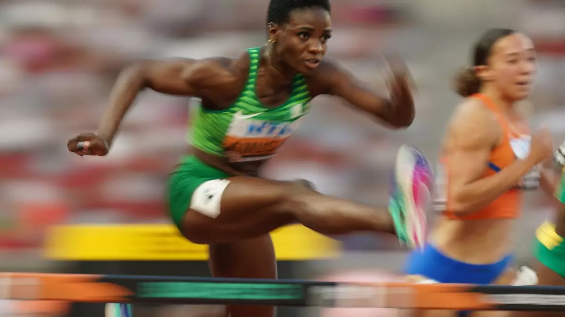 Hat ihren Titel bei den Leichtathletik-Weltmeisterschaften verloren: Tobi Amusan. - Bild: Marcus Brandt/dpa