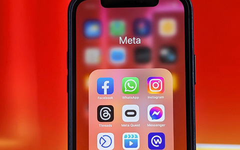 Die neuen Regeln gelten auch für den Facebook-Konzern Meta. - Foto: Christoph Dernbach/dpa