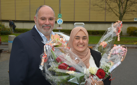 Hier strahlten sie noch gemeinsam: die ägyptisch-deutsche Aktivistin Fagr Eladly und ihr Vater 2017 an der Universität Heidelberg. - Foto: -/Fagr El Adly/dpa