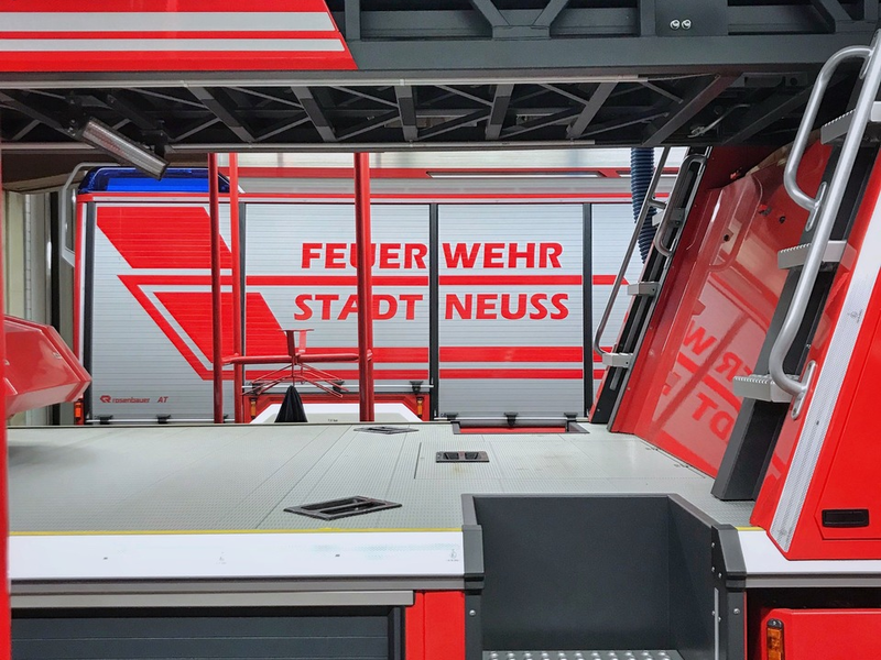 FW-NE: Verkehrsunfall auf der A57 in Fahrtrichtung Krefeld | 2 verletzte Personen - Foto: presseportal.de