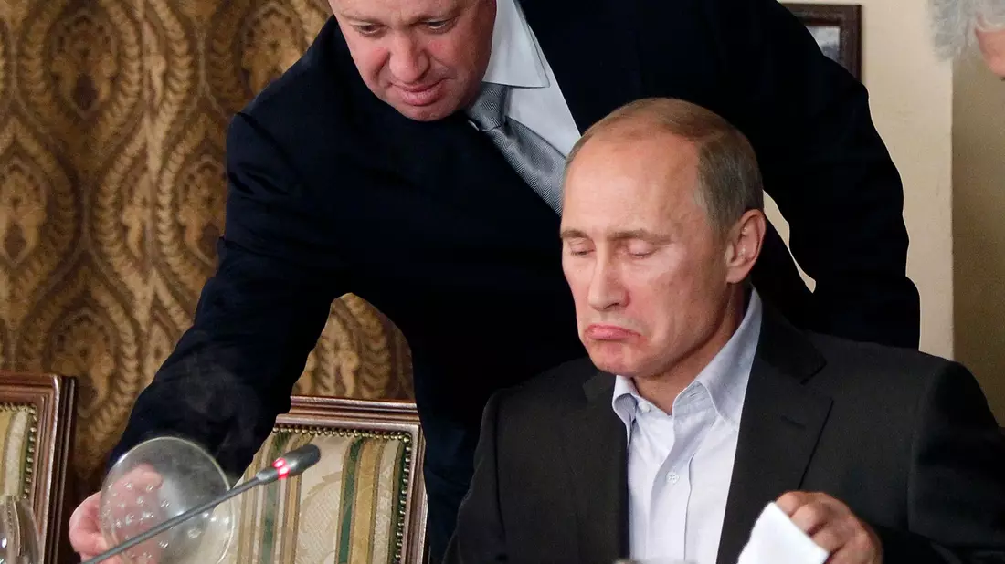 Wagner-Chef Jewgeni Prigoschin (oben) und der russische Präsident Wladimir Putin hatten zuletzt Differenzen. - Bild: -/AP/dpa